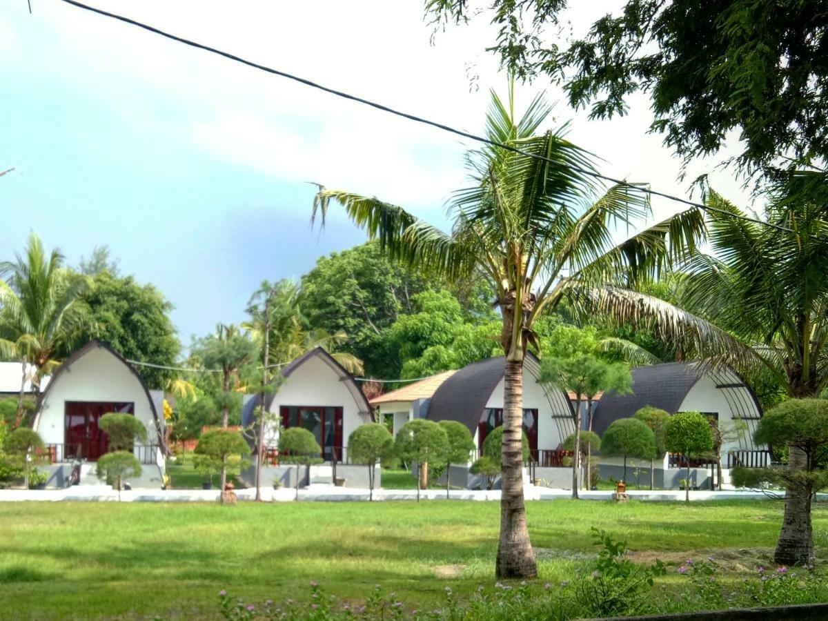 Nusa Indah Bungalows Gili Air Bagian luar foto