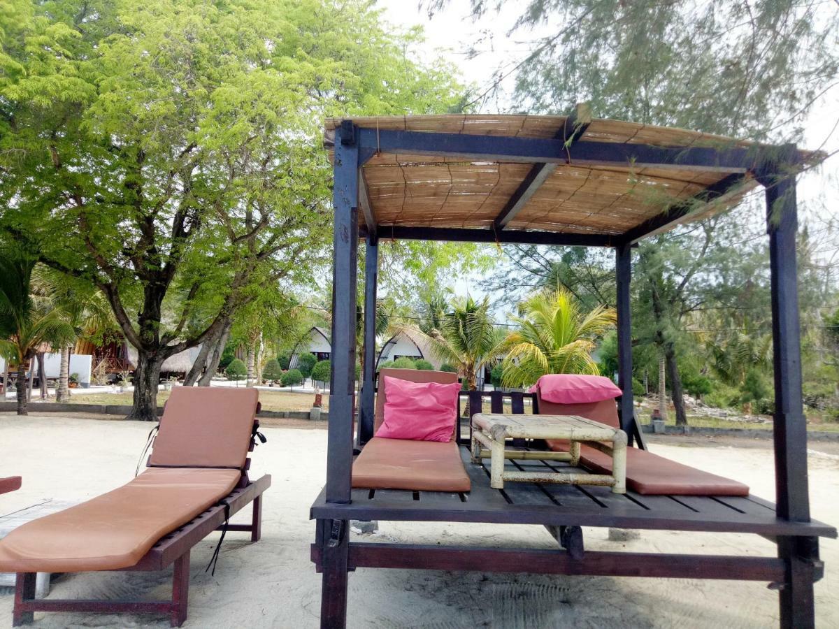 Nusa Indah Bungalows Gili Air Bagian luar foto